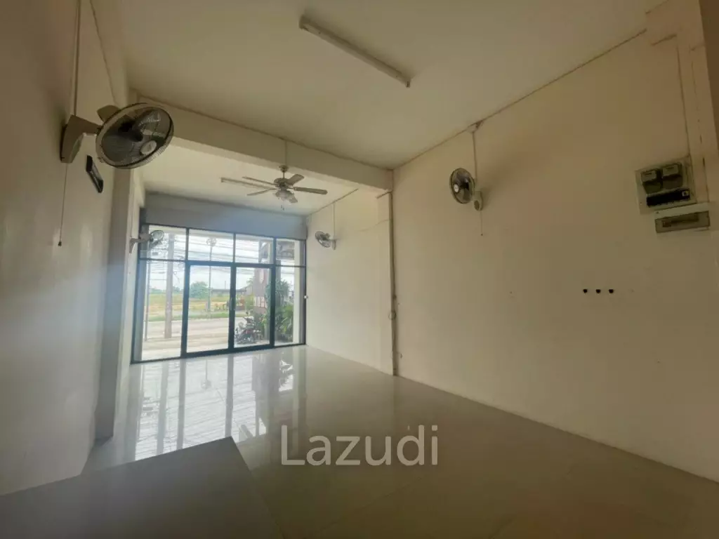 3 Storey Shop House For Sale in East Pattaya
