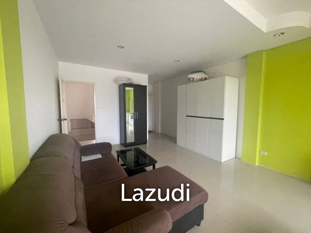 3 Storey Shop House For Sale in East Pattaya