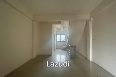 3 Storey Shop House Building for Sale
