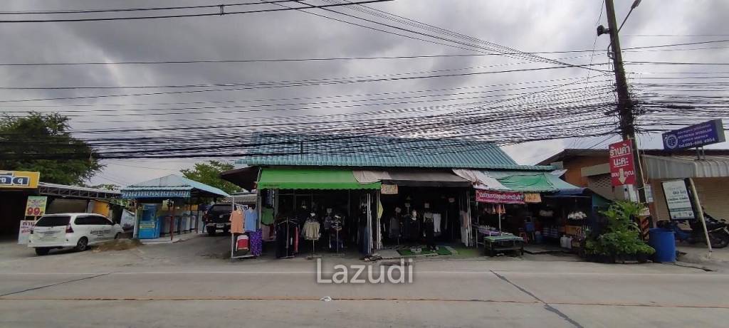 Land and business for Sale in Na Kluea