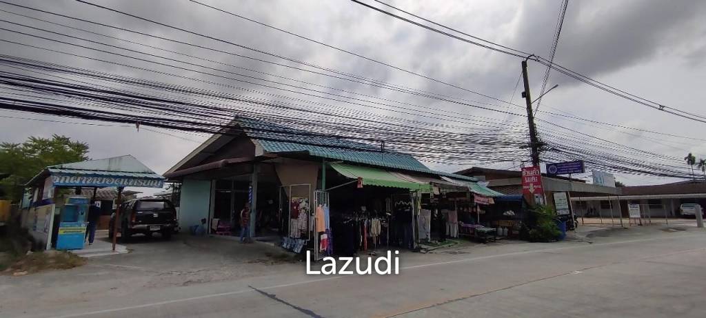Land and business for Sale in Na Kluea