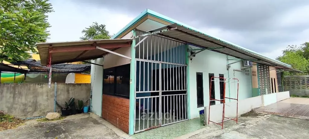 Land and business for Sale in Na Kluea