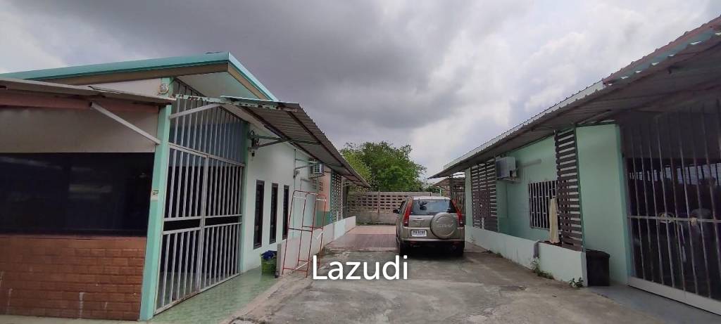 Land and business for Sale in Na Kluea