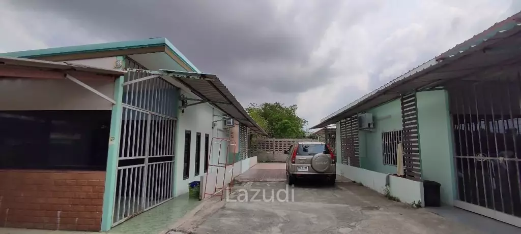 Land and business for Sale in Na Kluea