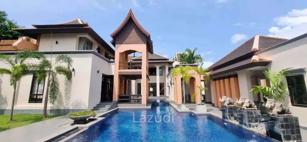 5 Bed 810 SQ.M East Pattaya Style Bali House