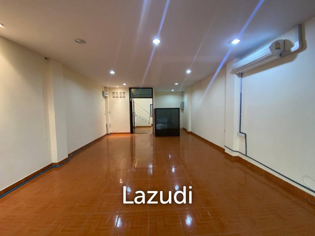 Double Commercial Unit for Sale in Pattaya