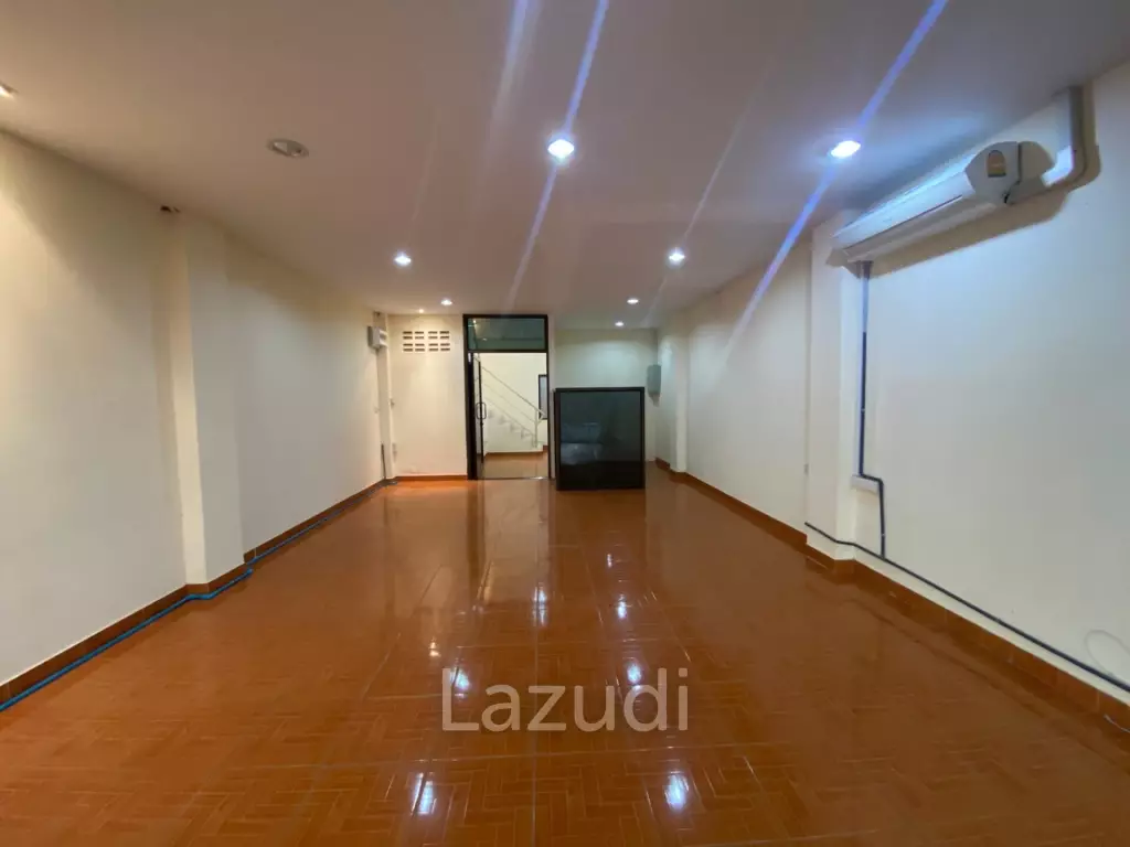 Double Commercial Unit for Sale in Pattaya