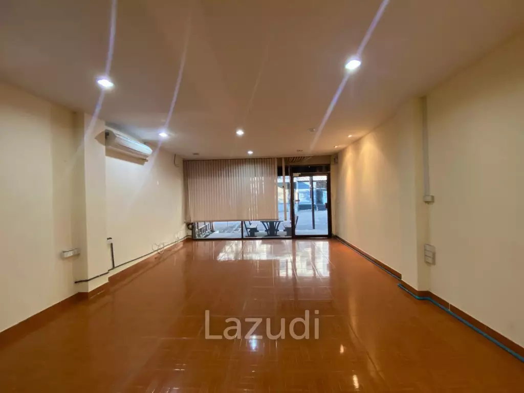 Double Commercial Unit for Sale in Pattaya