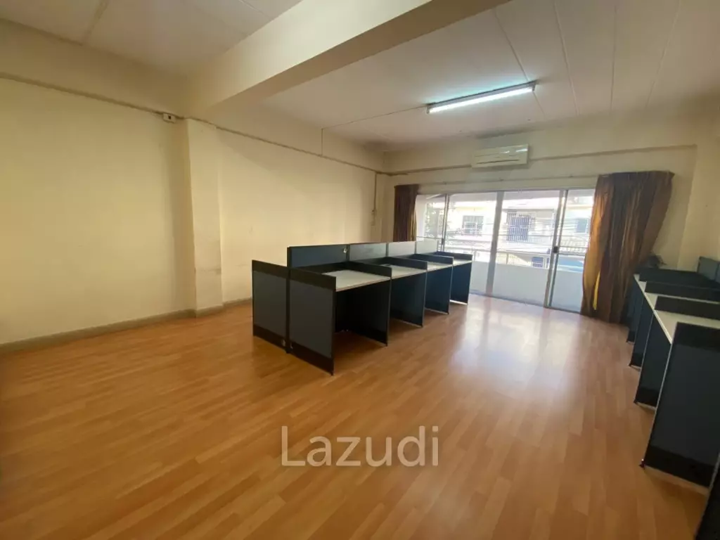 Double Commercial Unit for Sale in Pattaya