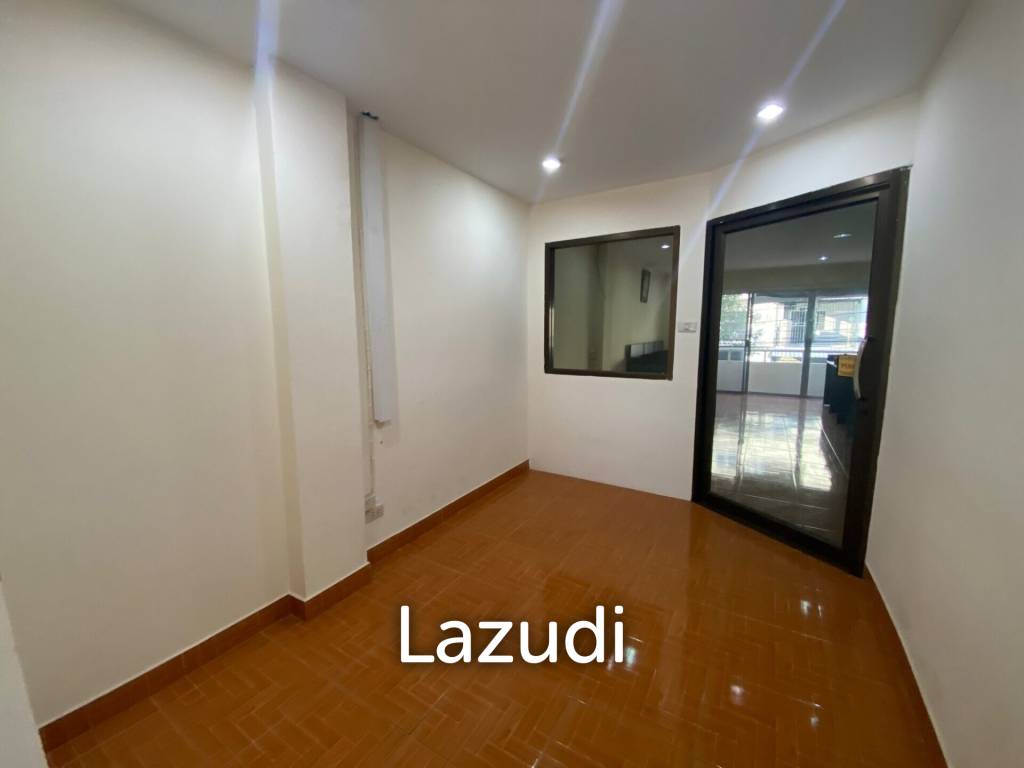 Double Commercial Unit for Sale in Pattaya