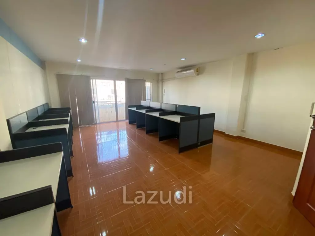 Double Commercial Unit for Sale in Pattaya
