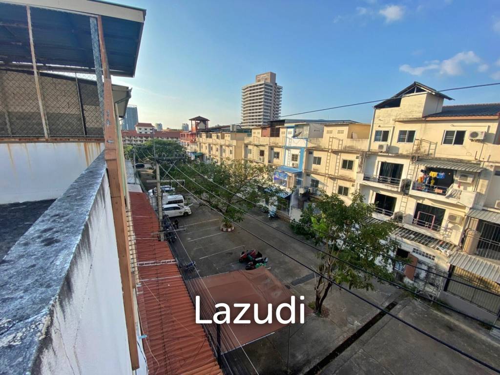 Double Commercial Unit for Sale in Pattaya