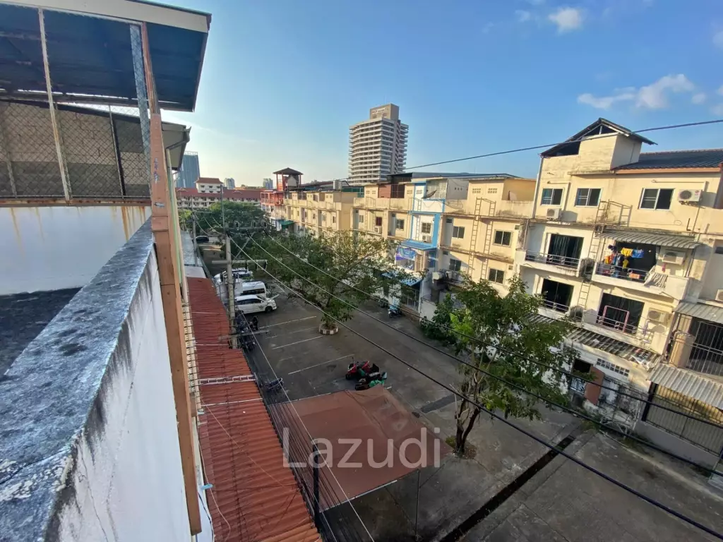 Double Commercial Unit for Sale in Pattaya