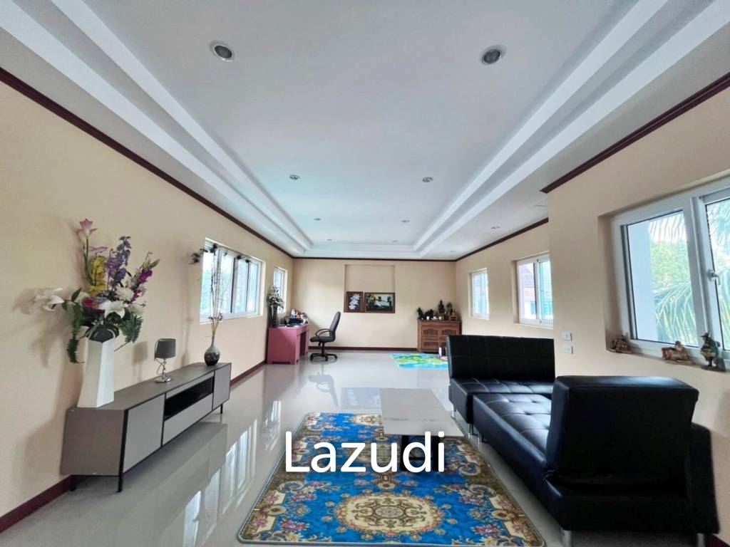 Pool Villa House in East Pattaya for Sale