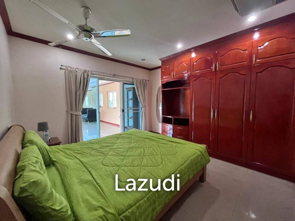 Pool Villa House in East Pattaya for Sale