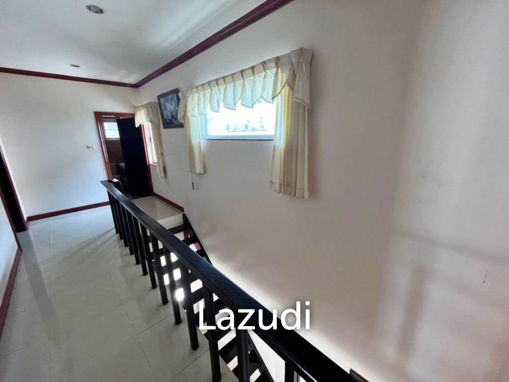 Pool Villa House in East Pattaya for Sale