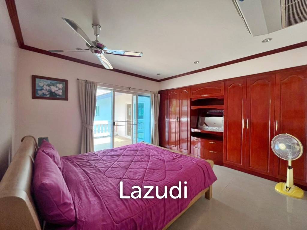 Pool Villa House in East Pattaya for Sale