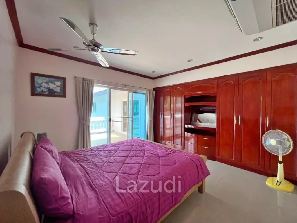 Pool Villa House in East Pattaya for Sale