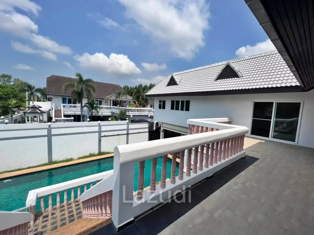 Pool Villa House in East Pattaya for Sale