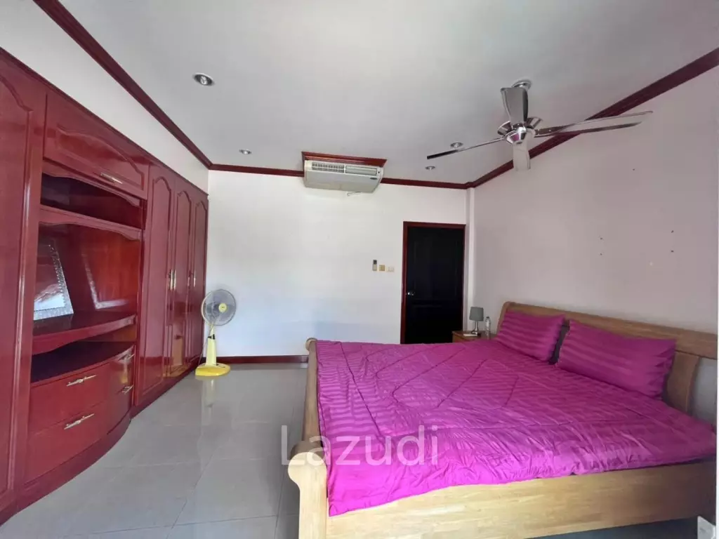 Pool Villa House in East Pattaya for Sale