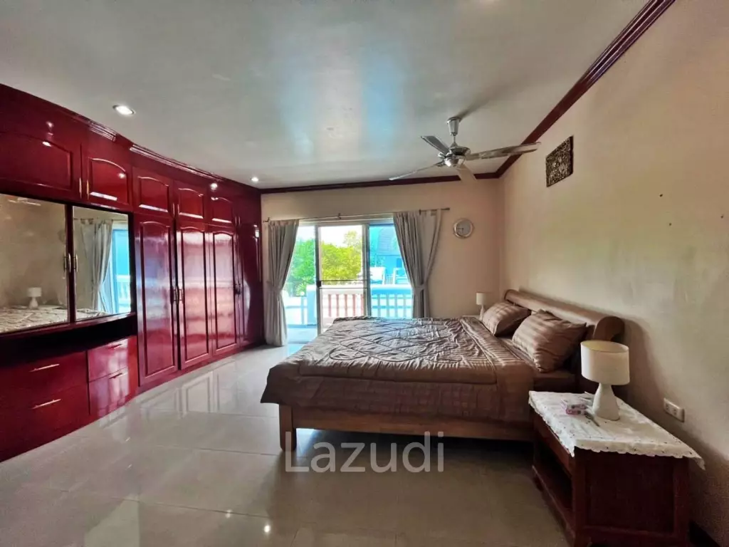 Pool Villa House in East Pattaya for Sale