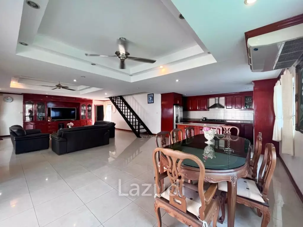 Pool Villa House in East Pattaya for Sale
