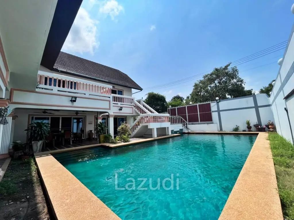 Pool Villa House in East Pattaya for Sale