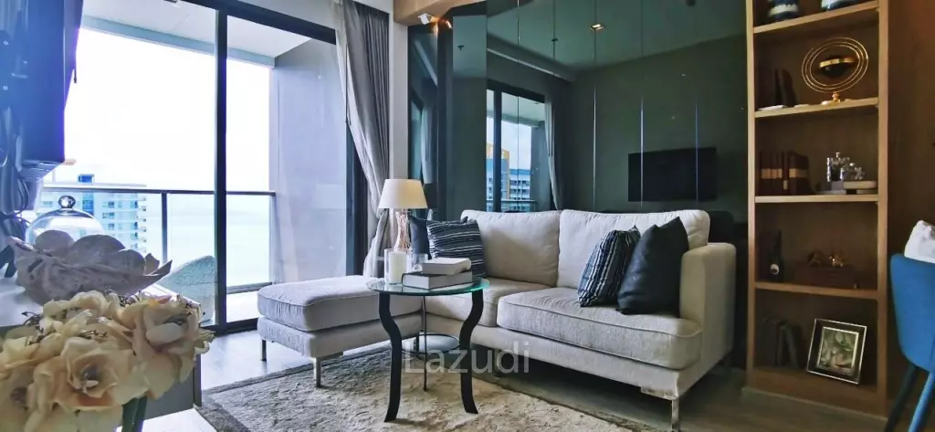 Beachfront Condo for Sale in Aeras Jomtien