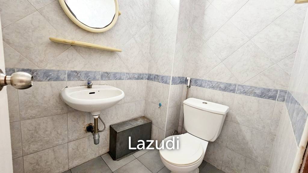 Commercial Building for Rent in Soi Kopai,