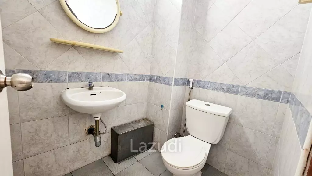 Commercial Building for Rent in Soi Kopai,