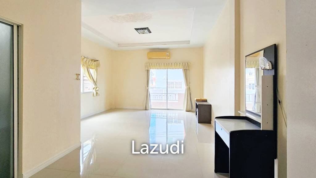 Commercial Building for Rent in Soi Kopai,