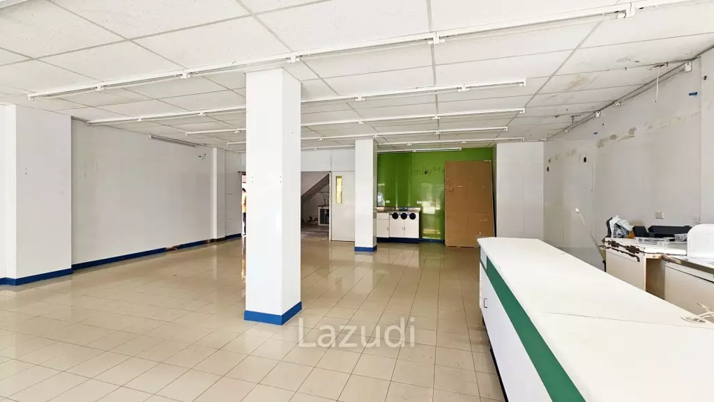 Commercial Building for Rent in Soi Kopai,