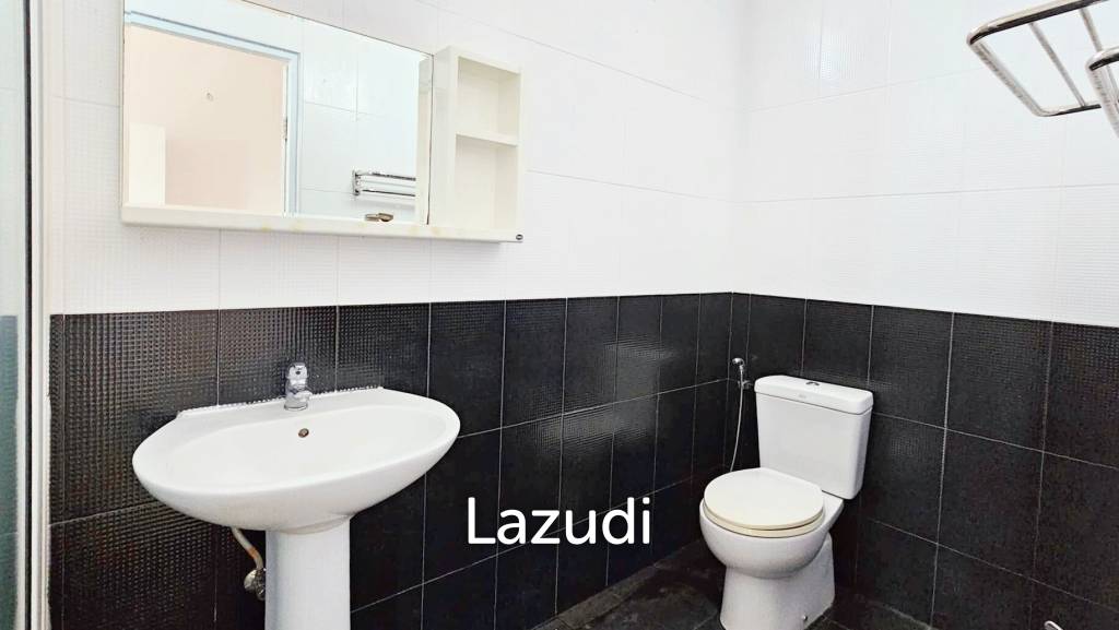 Commercial Building for Rent in Soi Kopai,