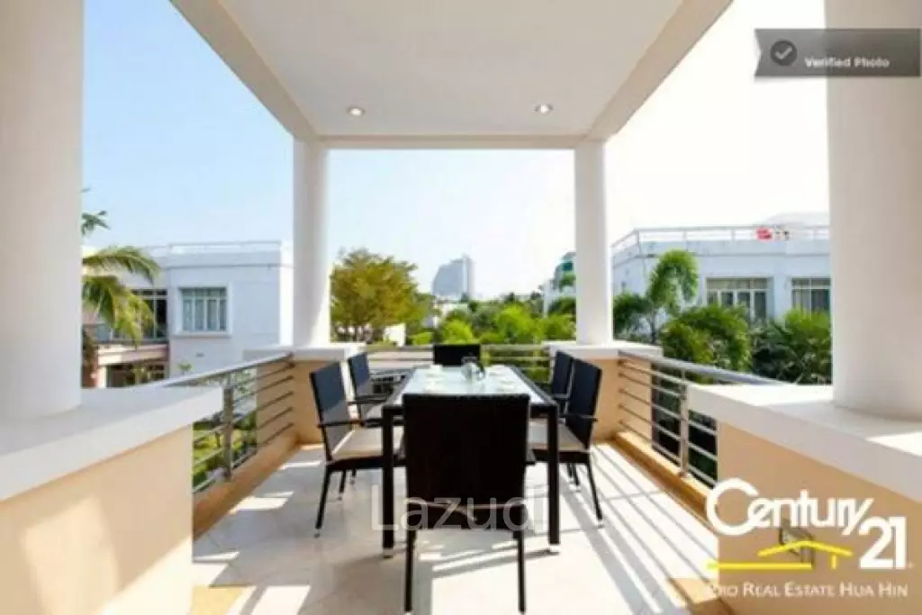 Luxury 2 Bed Condo