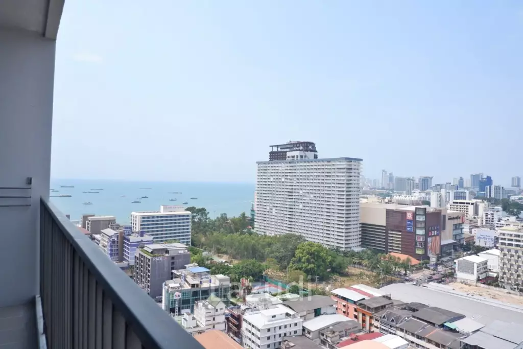 1 Bedroom 1 Bathroom 35 SQ.M. The Base Central Pattaya