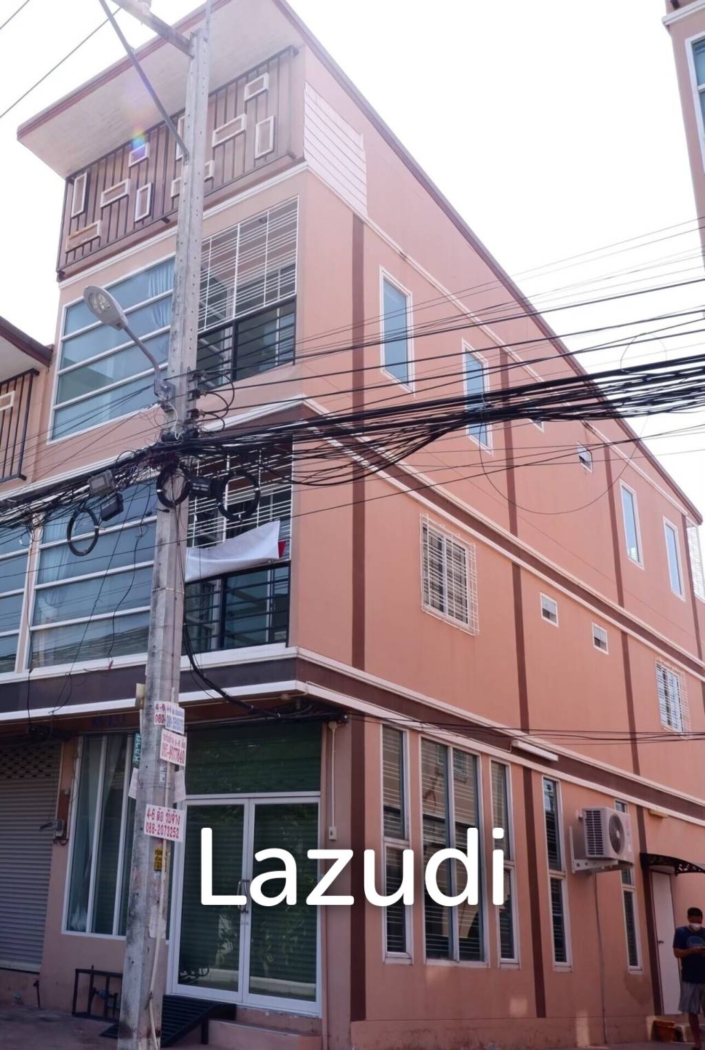 Corner Shophouse at East Pattaya for Sale