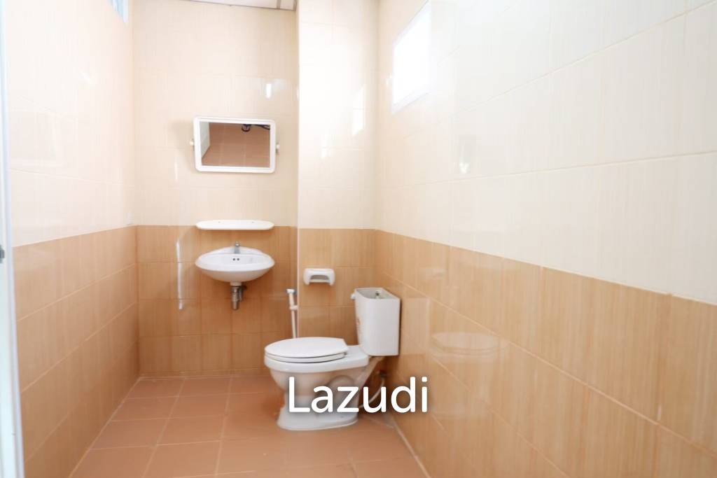 Corner Shophouse at East Pattaya for Sale