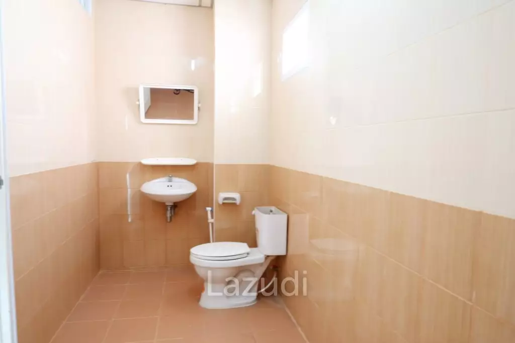 Corner Shophouse at East Pattaya for Sale