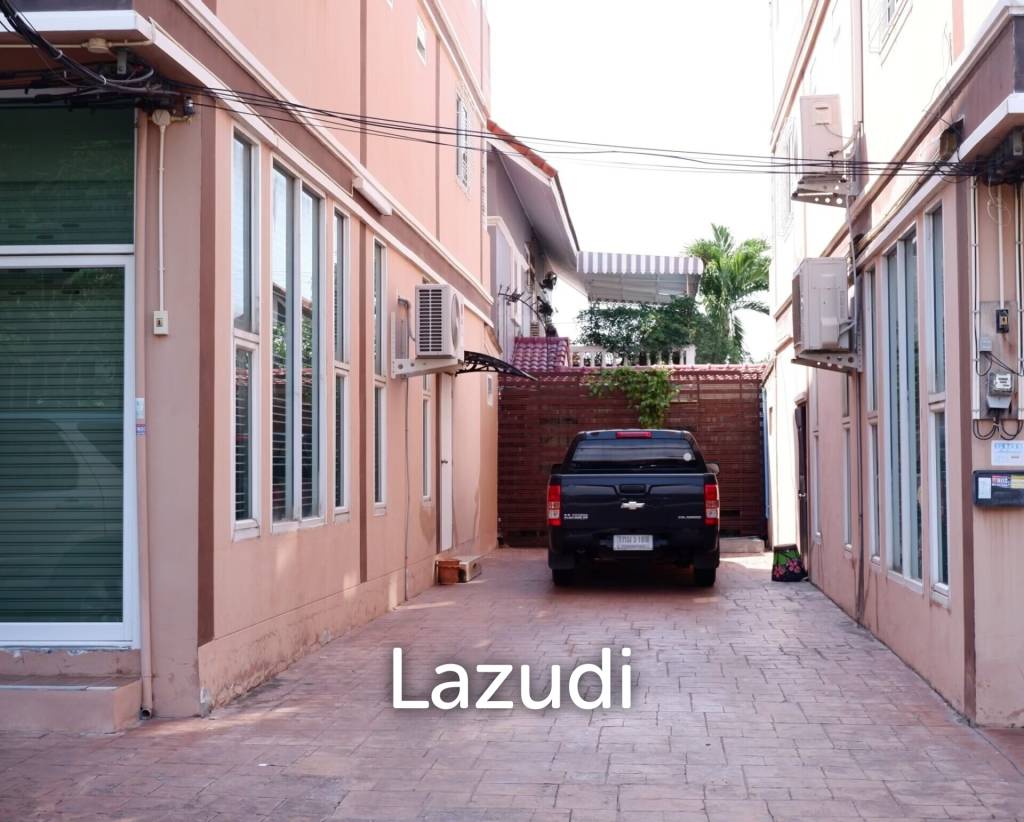 Corner Shophouse at East Pattaya for Sale