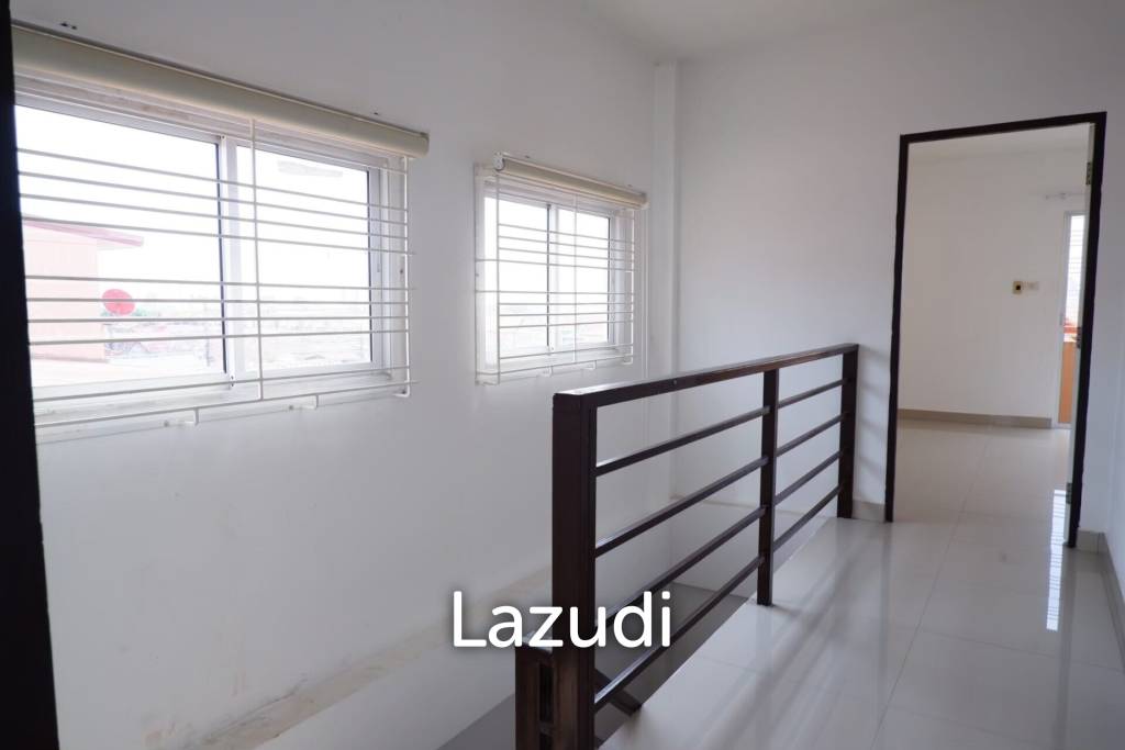 Corner Shophouse at East Pattaya for Sale