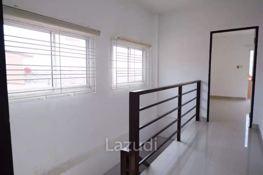 Corner Shophouse at East Pattaya for Sale