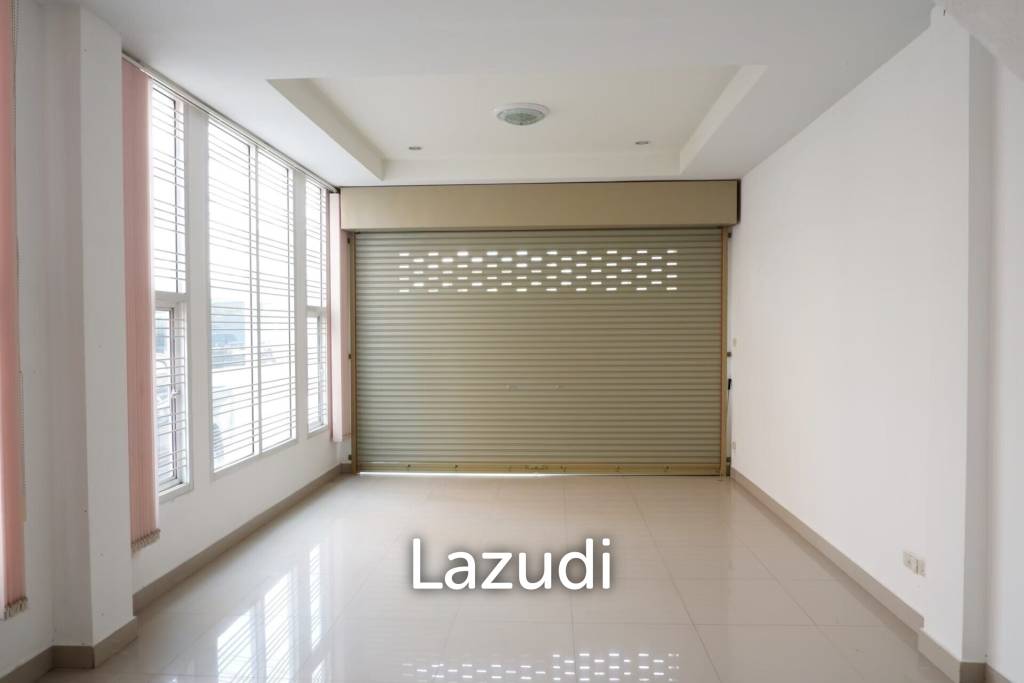 Corner Shophouse at East Pattaya for Sale