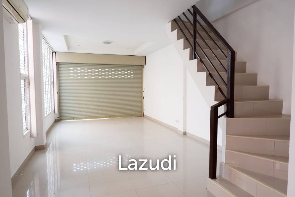 Corner Shophouse at East Pattaya for Sale