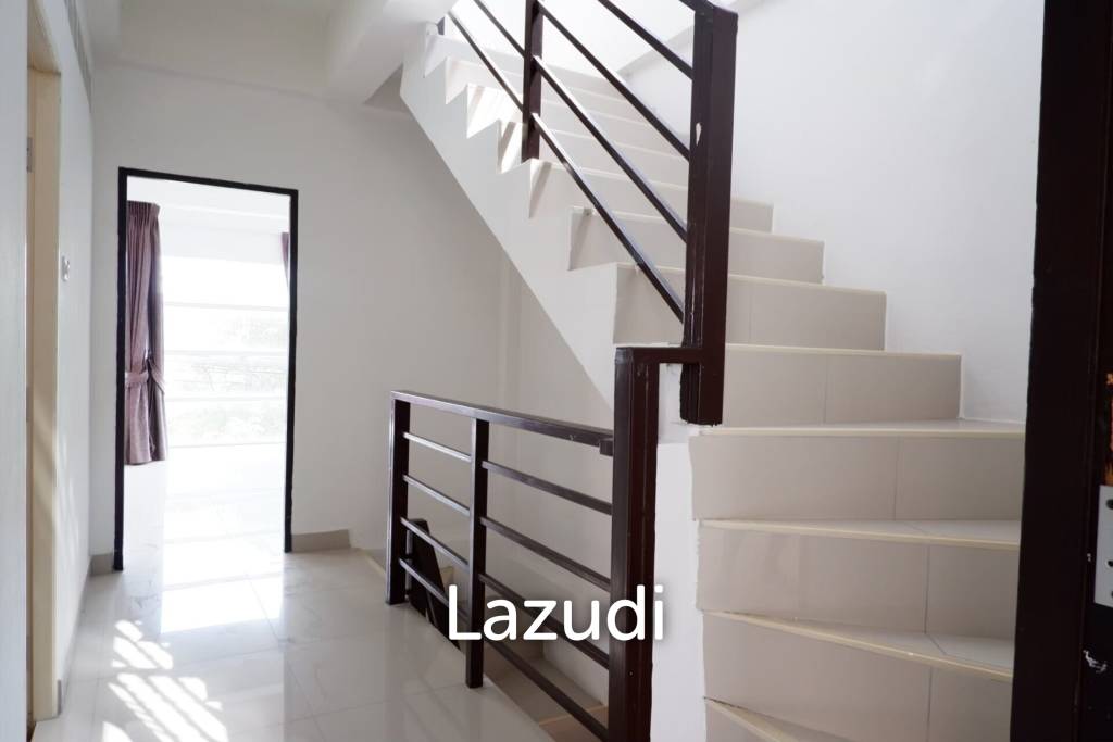 Corner Shophouse at East Pattaya for Sale