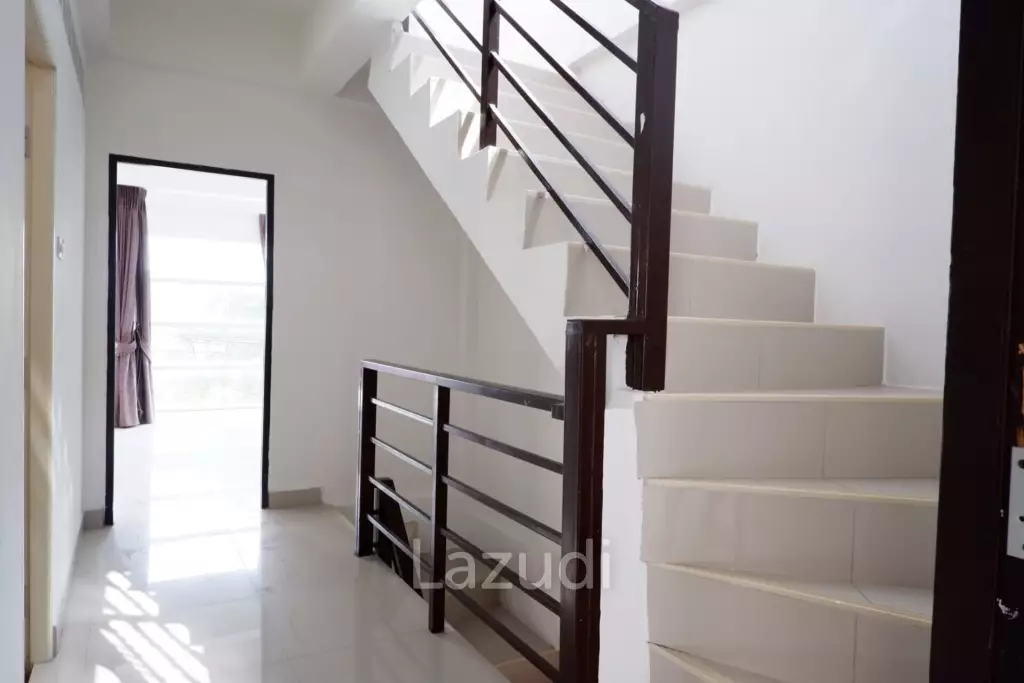 Corner Shophouse at East Pattaya for Sale