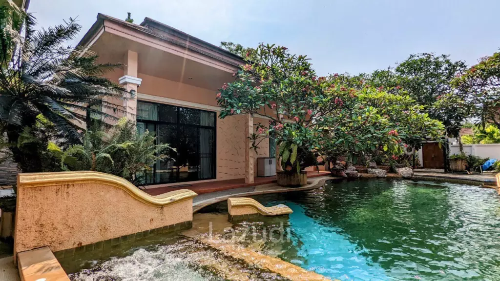 Beautiful Bali Style Pool Villa House for Sale