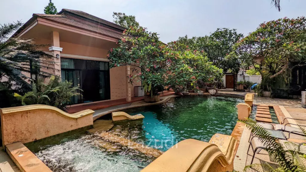 Beautiful Bali Style Pool Villa House for Sale