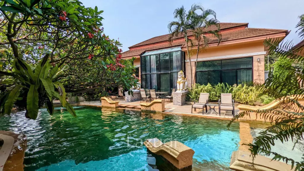 Beautiful Bali Style Pool Villa House for Sale