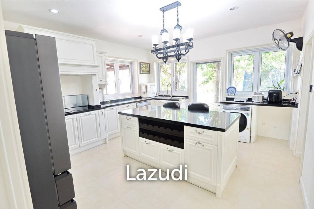 House With Private Swimming Pool for Rent