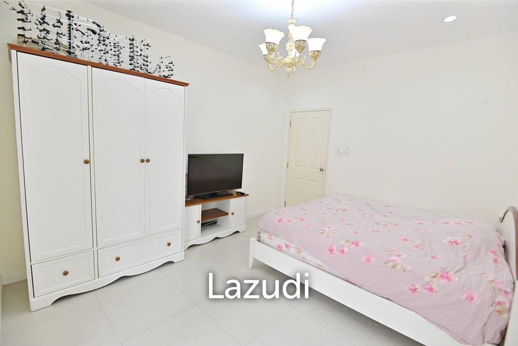 House With Private Swimming Pool for Rent